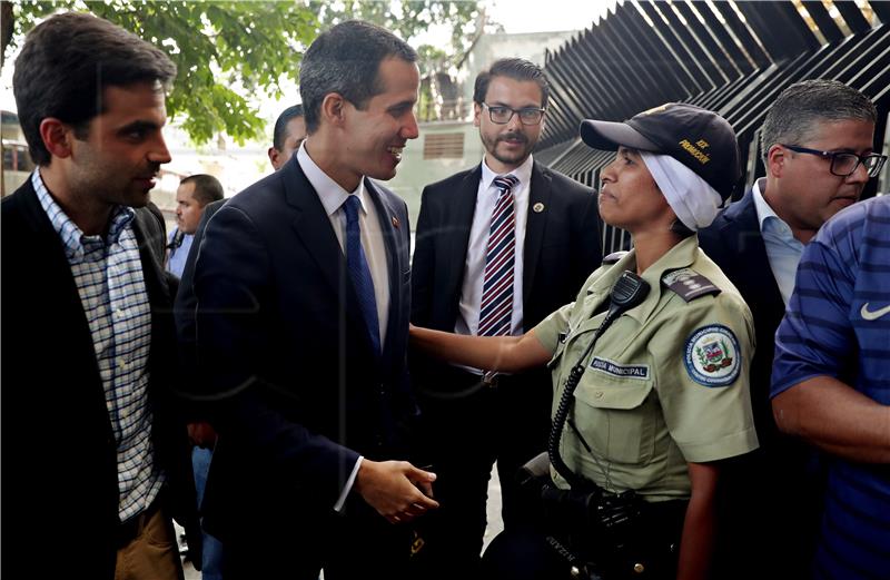 Guaido ne otklanja mogućnost američke vojne intervencije