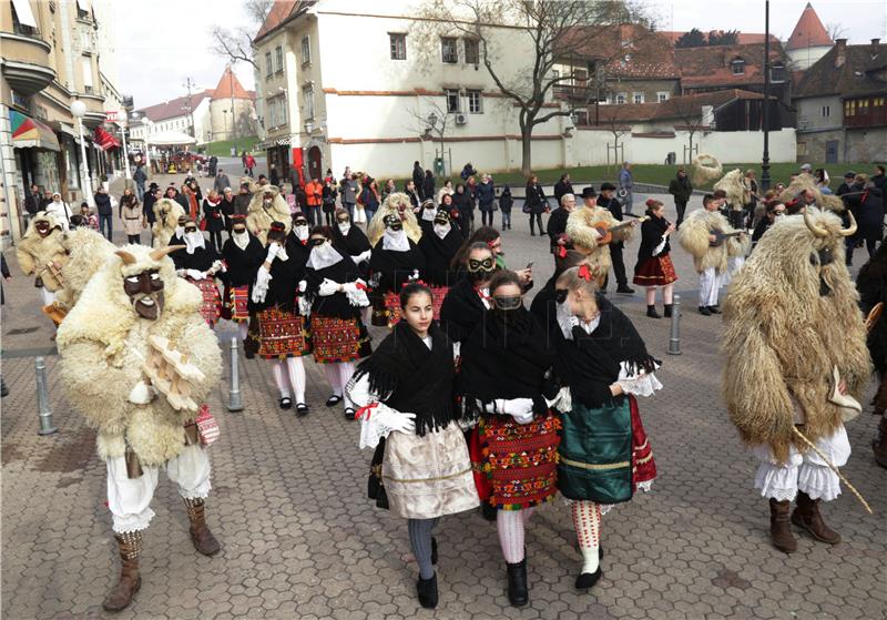 U pokladnoj povorci 25. đakovačkih bušara 40 skupina iz Hrvatske, BiH i Mađarske