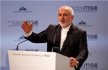 Zarif optužio SAD da je "patološki opsjednut" Iranom