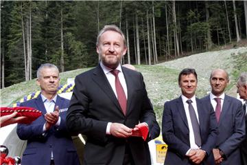 BiH: Izetbegović najavljuje novu vlast do kraja ožujka, pregovara s Radončićem