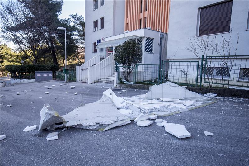 Hurricane winds hit Croatian coast