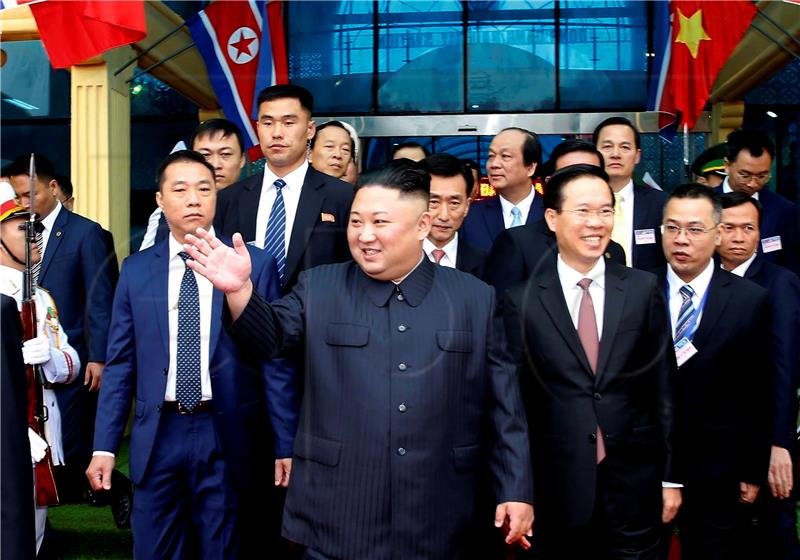 Kim doputovao u Hanoi na summit s Trumpom