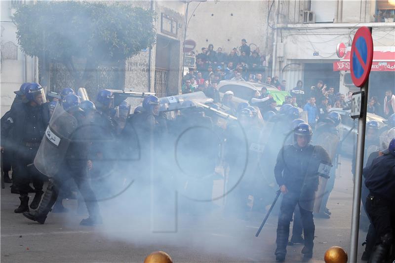 ALGERIA CRISIS PROTEST