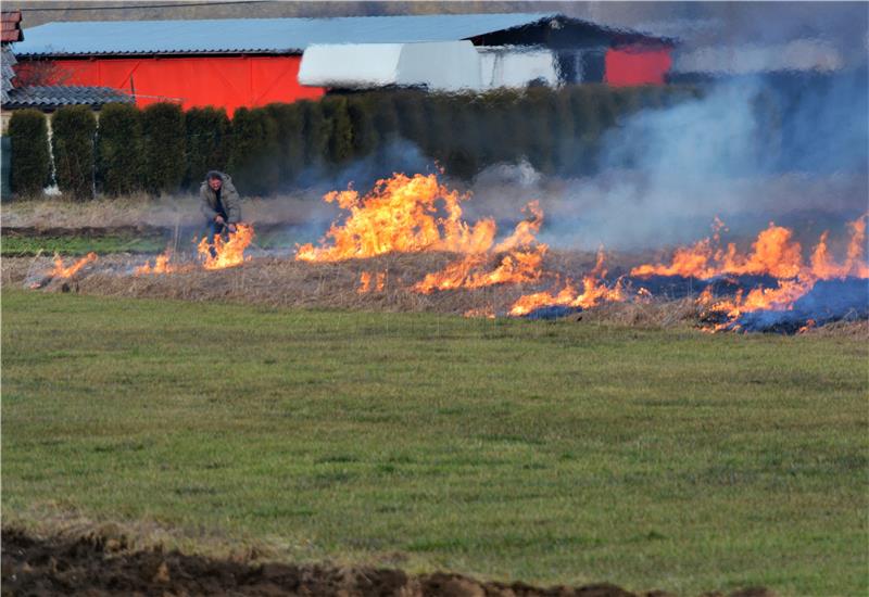 U Karlovačkoj županiji 30 dana zabranjeno spaljivati korov