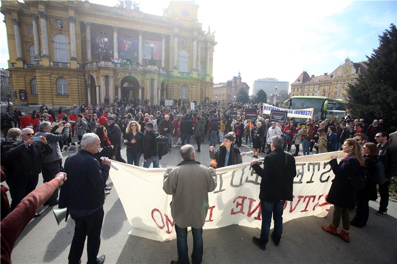 Prosvjed "Oteli ste medije, novinarstvo ne damo!"