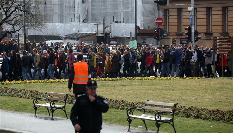 Prosvjed "Oteli ste medije, novinarstvo ne damo!"