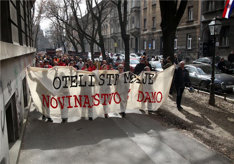 Prosvjed "Oteli ste medije, novinarstvo ne damo!"