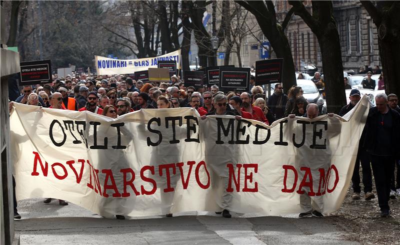 Prosvjed "Oteli ste medije, novinarstvo ne damo!"