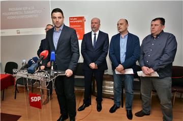 SDP leader presents party slate for local elections in Lika