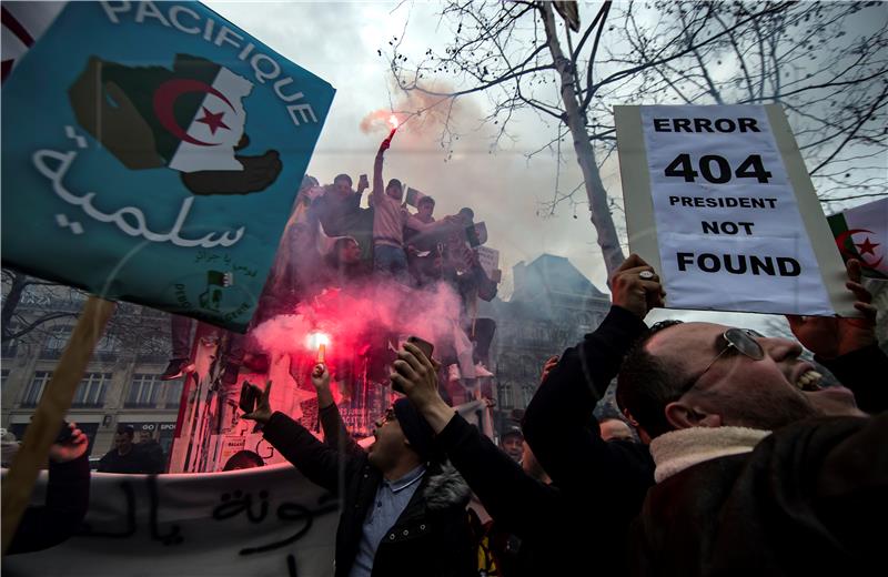 Tisuće prosvjednika diljem Francuske protiv petog Buteflikina mandata  