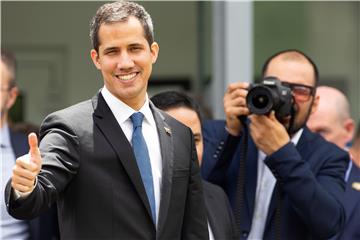 Guaido najavio povratak u ponedjeljak i pozvao na prosvjede