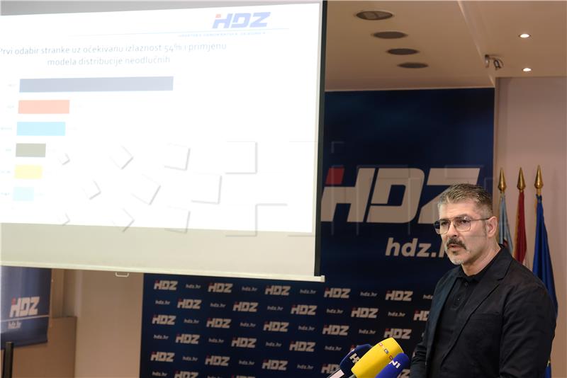 Konferencija za medije voditelja Odjela za analitiku i članstvo HDZ-a Roberat Kopala