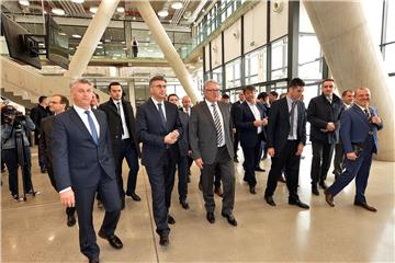 Premijer Plenković obišao novi putnički terminal u luci Gaženica