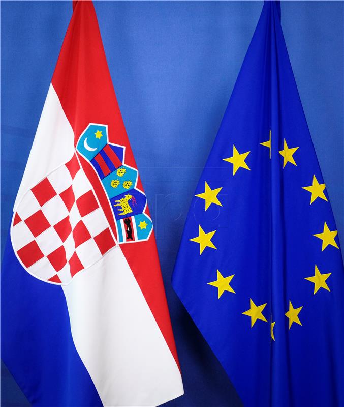 Croatian president calls on EU leaders not to cut cohesion funds