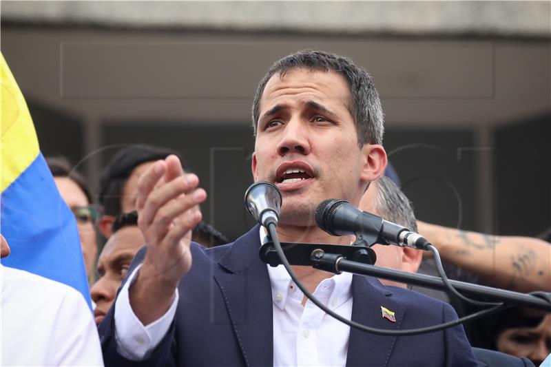 Guaido pozvao na pooštrenje sankcija Madurovoj vladi