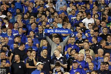 Nogometna groznica trese Zagreb, na stadionu fan zona