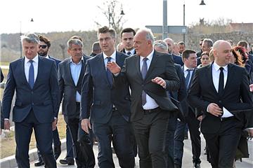 Premijer Plenković u Ninu obišao gradilište Donjeg mosta