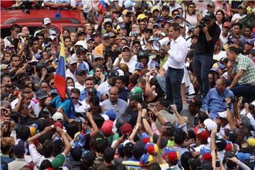 Guaido pozvao Venezuelce da dođu na masovne prosvjede u Caracas