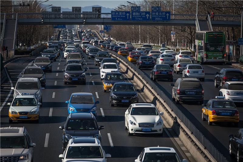 Prodaja automobila u Kini potonula i u veljači