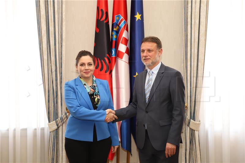 Croatian parliament speaker receives Albania's defence minister