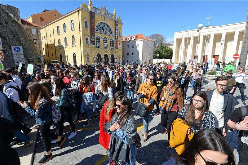 Globalni prosvjed učenika pod nazivom "Petkom za budućnost" u Splitu