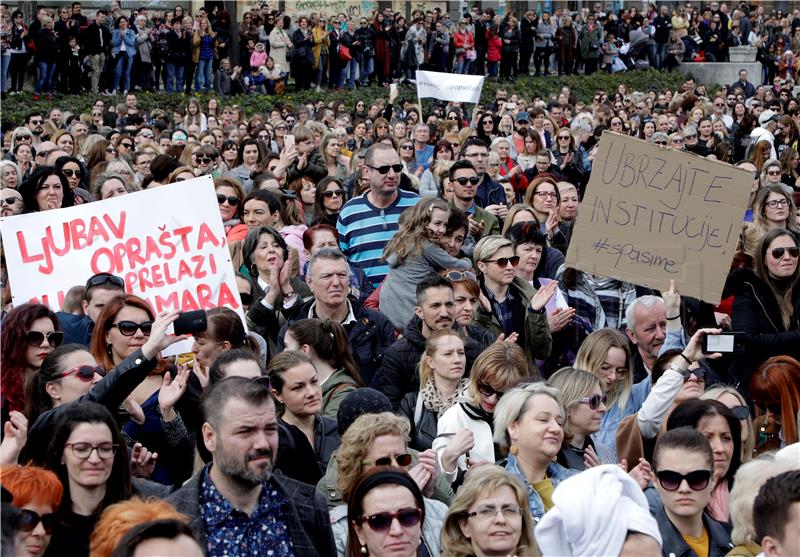 Zagreb: Počeo središnji prosvjed protiv nasilja #Spasime