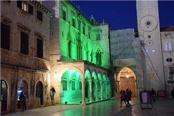  Povodom proslave Dana sv. Patrika i desete godišnjice inicijative „Global Greening“ u Dubrovniku 'pozelenjela' palača Sponza