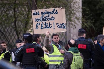 FRANCE YELLOW VESTS CRISIS