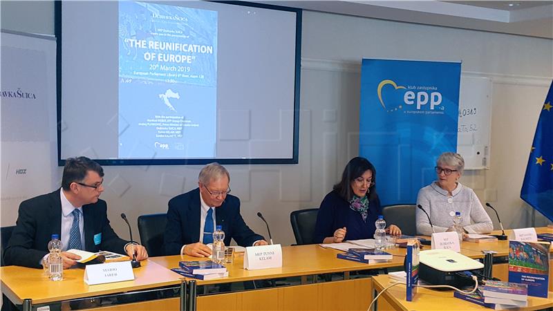 U EP-u predstavljeno novo izdanje zbornika Ponovno ujedinjenje Europe u koje je uvrštena i Hrvatska