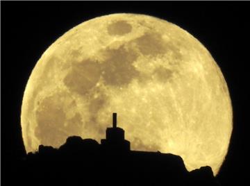 SPAIN SUPERMOON