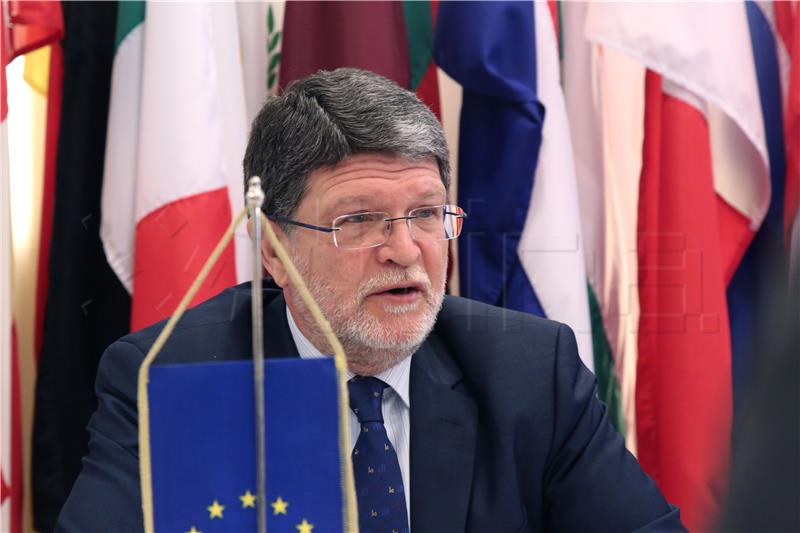 Okrugli stol „Vodoopskrba na otocima: izazovi i rješenja“
