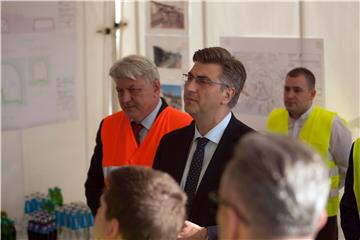 Plenković u obilasku Željezničkog kontejnerskog terminala Brajdica