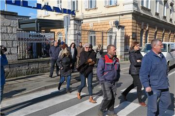 Uljanikovi radnici u Puli na sat vremena blokirali promet