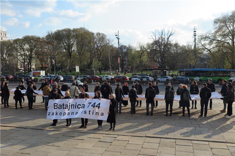 Skupina nevladinih udruga u Beogradu organizirala akciju "Batajnica 744 - zakopana istina"