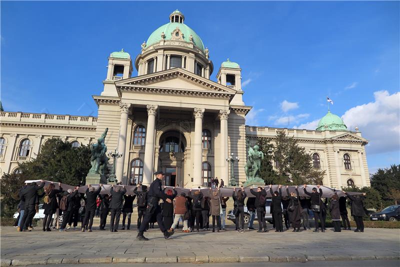 Skupina nevladinih udruga u Beogradu organizirala akciju "Batajnica 744 - zakopana istina"