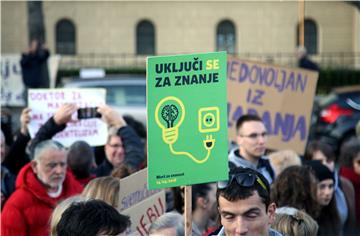 Prosvjed protiv odluke da se Milanu Bandiću dodijeli počasni doktorat Sveučilišta u Zagrebu