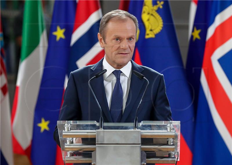 Tusk kaže da se ne smije izdati šest milijuna ljudi koji traže ostanak u EU-u