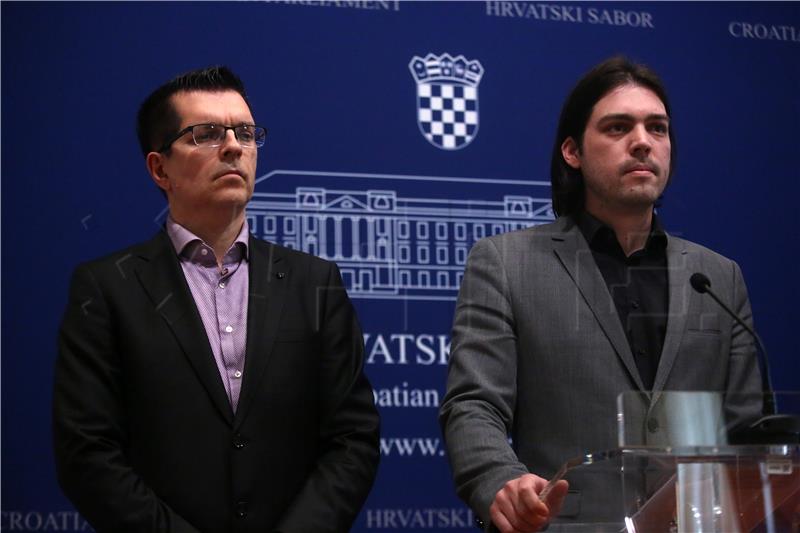 Konferencija za medije Kluba zastupnika Živog zida i Snaga-e