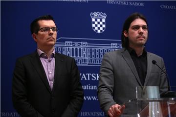 Konferencija za medije Kluba zastupnika Živog zida i Snaga-e