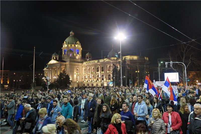 Prosvjednici u Beogradu poslali poruku da Srbija "neće građanski rat"