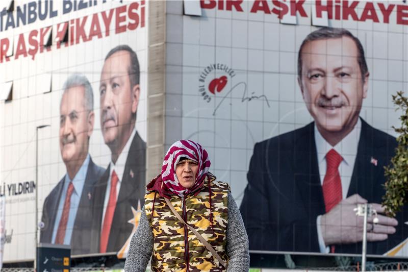 Erdogan glasao, izrazio žaljenje zbog dviju žrtava na biralištu 