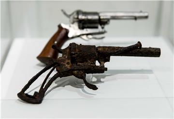 (FILE) NETHERLANDS AUCTION VAN GOGH WEAPON