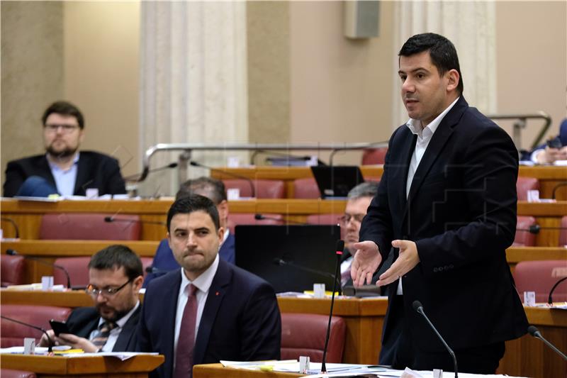 Sanader arrest news pushes SDP interpellation into background