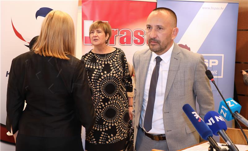 Hrvatski suverenisti predstavili kandidate za zastupnike u Europski parlament.