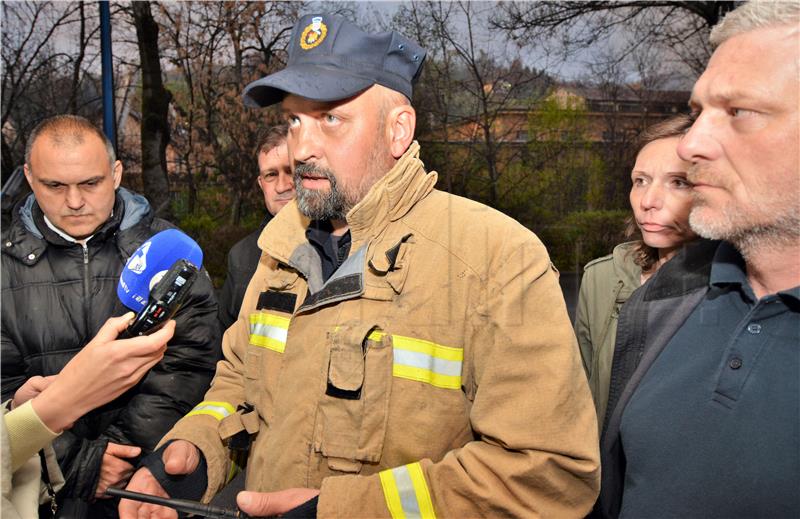 Požar u Dugoj Resi i dalje aktivan, trebao bi biti lokaiziran do jutra, no pod nadzorom je