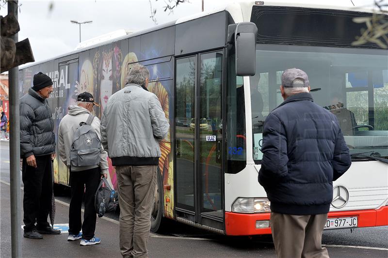 Radnici Liburnije i sindikalisti održali miran prosvjed