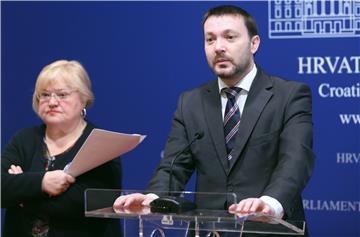 Konferencija za medije Kluba zastupnika GLAS-HSU-a i Kluba zastupnika SDP-a