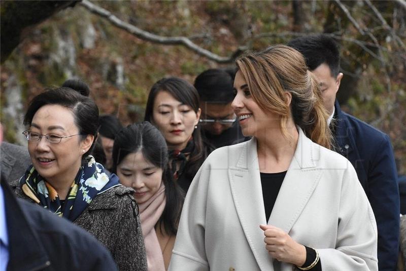 Chinese and Croatian premiers' wives visit Plitvice Lakes National Park