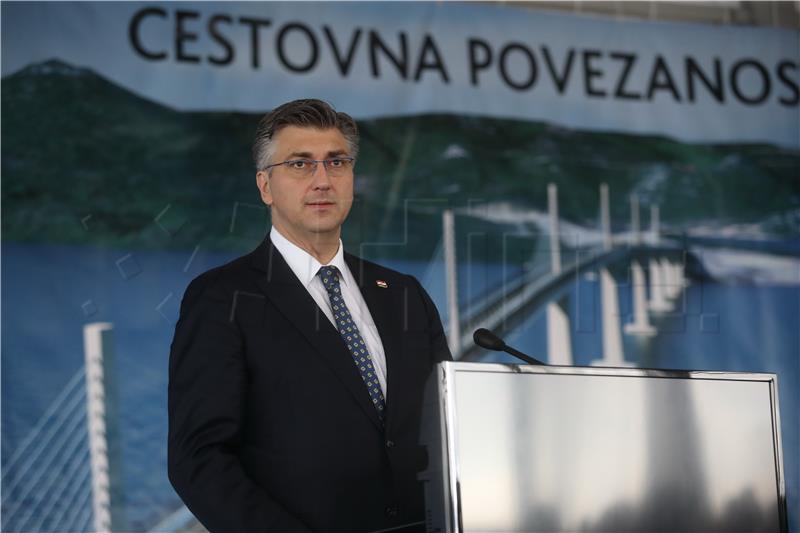 Plenković i Li stigli na gradilište Pelješkog mosta