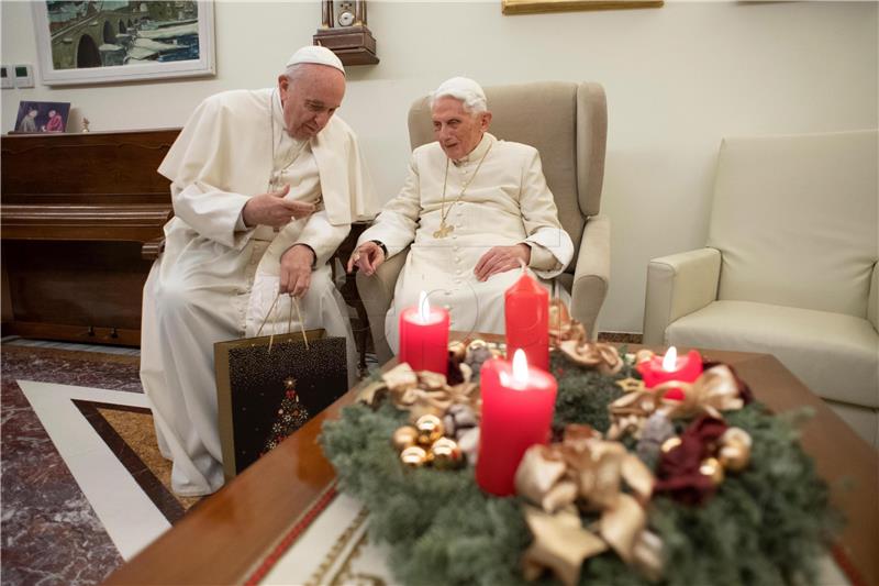 Bivši papa Benedikt XVI. krivi revoluciju 1968. za pedofiliju u Crkvi